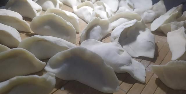 饺子怎么包法(饺子怎么包才好看又简单)图9