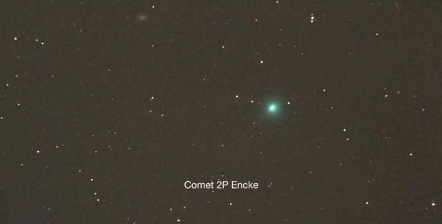 石家庄夜空现“绿光火球”，或是哈雷彗星碎块！现正有三场流星雨
