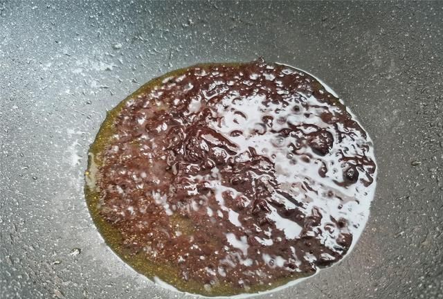 教你一道下酒硬菜，酱肘子的详细做法，做出来香气四溢、肥而不腻