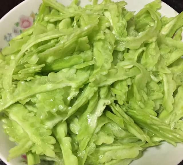 人工种植的苦瓜有什么功效图6