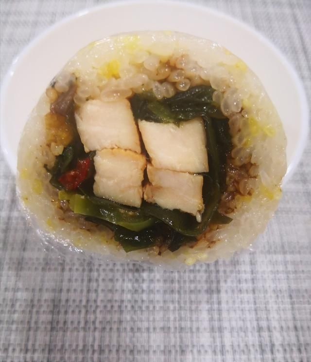 营养早餐第267期，小时候常吃的糯米饭团，粘糯咸香，真营养