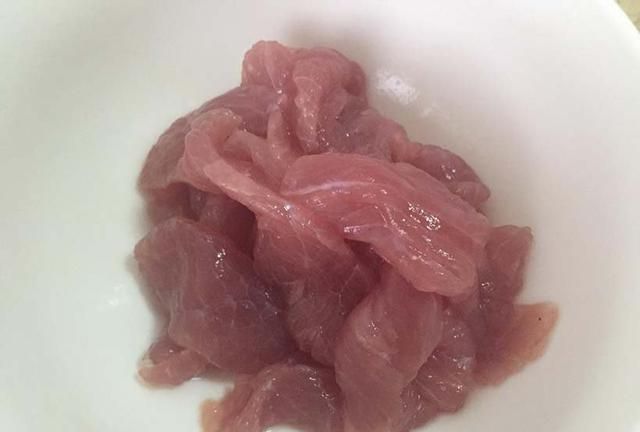 家常香菇炒肉片的做法，白吃不腻