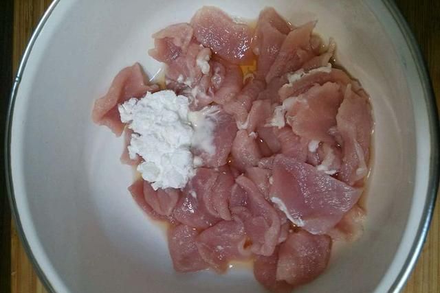 家常香菇炒肉片的做法，白吃不腻