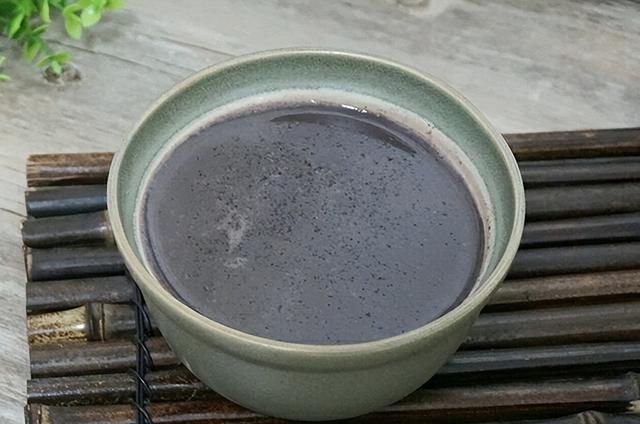 都是豆浆，黄豆浆好还是黑豆浆好？区别很大，你喝对了吗？别不懂