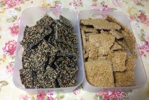 芝麻糖的功效与作用禁忌(芝麻糖的家常做法)图1
