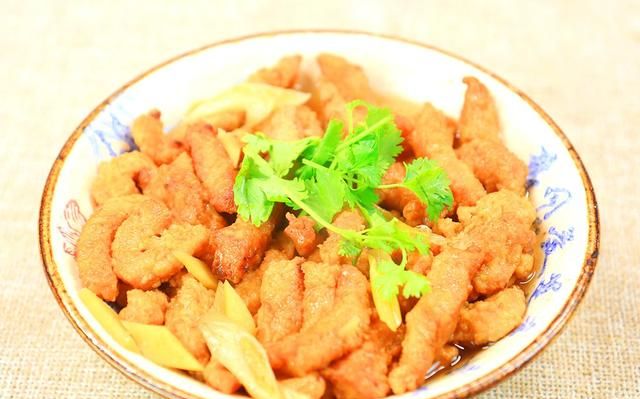小酥肉怎么做才好吃？原来腌制和油温是关键，厨师长教你正确做法