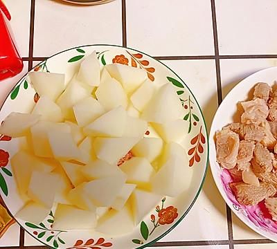 羊肉炖萝卜最香的吃法，让我连吃了三碗饭