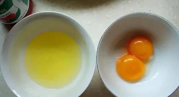如何打发蛋清(如何打发蛋清不用打蛋器)图1