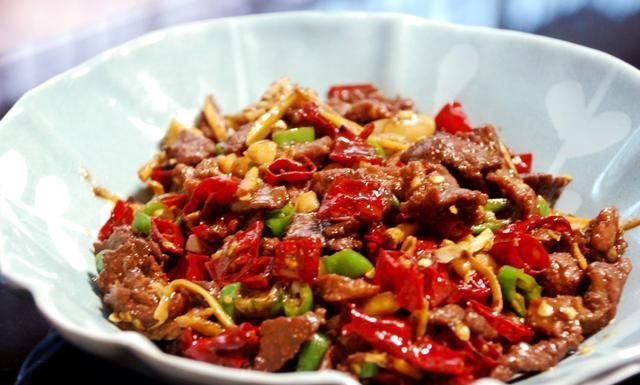 红烧牛肉的13种做法大全。色香肉嫩，这牛一次肉撸一碗都不够吃。
