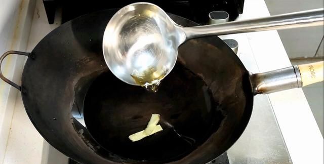 吃了30年的猪肉白菜炖粉条，原来这样做最美味，农家杀猪菜好吃