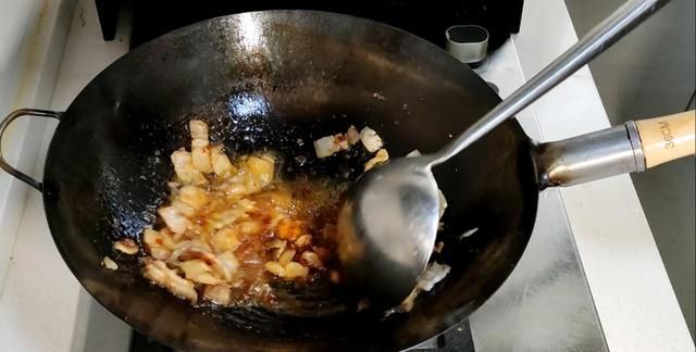 吃了30年的猪肉白菜炖粉条，原来这样做最美味，农家杀猪菜好吃