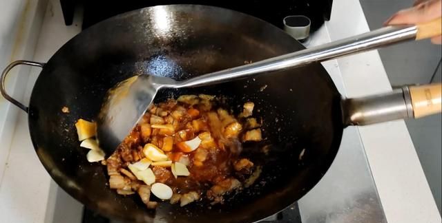吃了30年的猪肉白菜炖粉条，原来这样做最美味，农家杀猪菜好吃