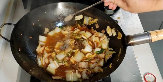吃了30年的猪肉白菜炖粉条，原来这样做最美味，农家杀猪菜好吃