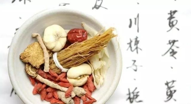 人参黄芪皆补气，二者使用有区别