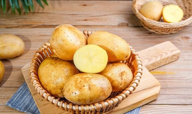 土豆最好吃的8道做法，土豆还能做这么多花样，换着样的吃