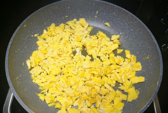 野菜马兰头别只会拌香干了，试试这样做，简单味美，家里人都爱吃