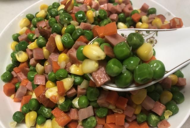 春天吃豆胜过吃肉，教你豌豆的做法，脆嫩入味又营养，补钙又护眼