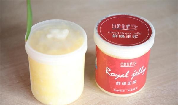 蜂王浆的作用与功效禁忌人群(蜂王浆的功效与作用及禁忌)图1