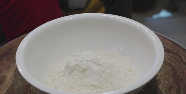 小笼包怎样做才好吃？大厨教你家常做法，皮薄馅多，越吃越过瘾