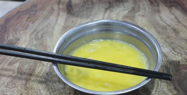 小笼包怎样做才好吃？大厨教你家常做法，皮薄馅多，越吃越过瘾