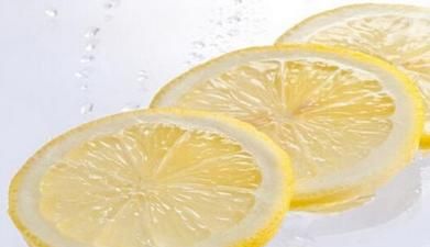 干柠檬片和新鲜柠檬片泡水哪个好图2
