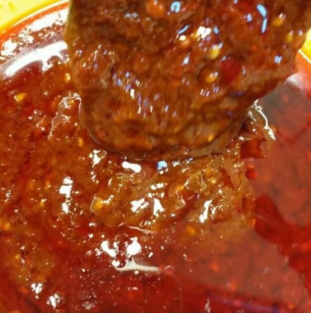 烧烤店用的万能烧烤酱是可以自己做的，味道堪称一绝，学习一下吧