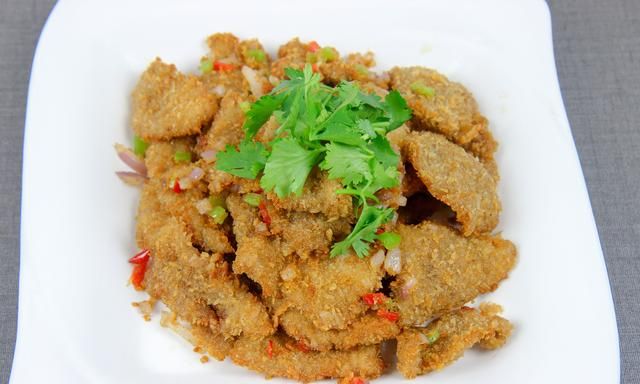 家常十三香小牛排的详细做法，女孩子喜欢的菜，肉质软嫩味道香