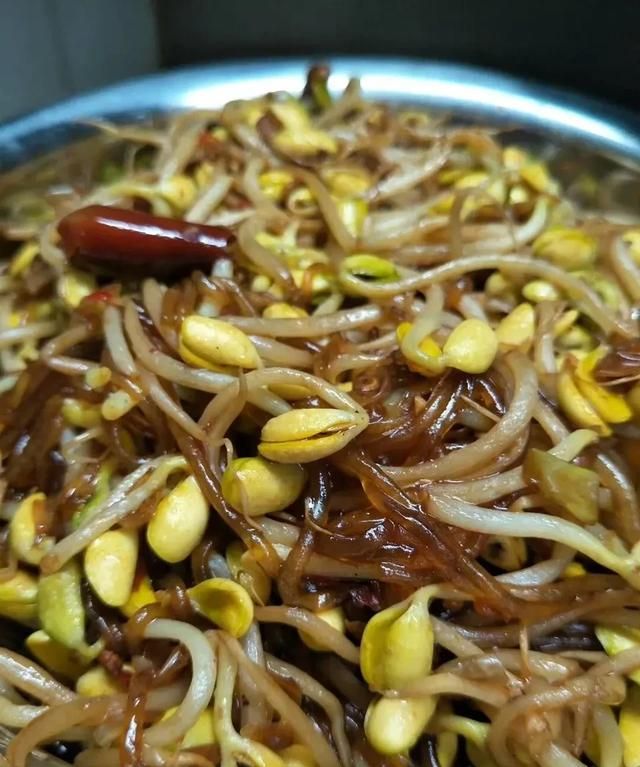 怎样炒黄豆芽最好吃(怎样炒黄豆芽比较好吃)图1