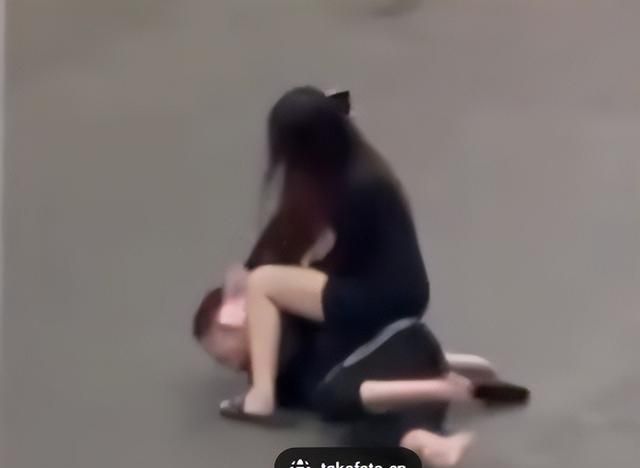 女生的胸，为什么忽软忽硬？（男生禁入）