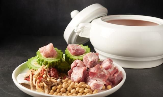 赤小豆总煮粥吃腻了？看看赤小豆的煲汤最佳拍档