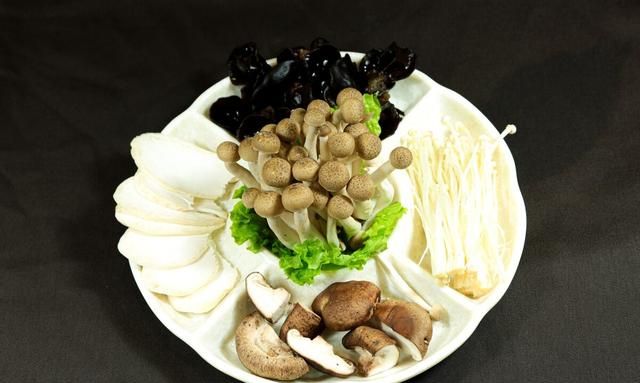 赤小豆总煮粥吃腻了？看看赤小豆的煲汤最佳拍档