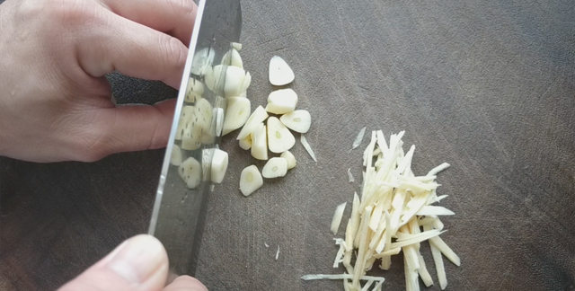 吃了30多年鱼头，还是这个做法吃着过瘾，嫩滑味美，越吃越爱吃