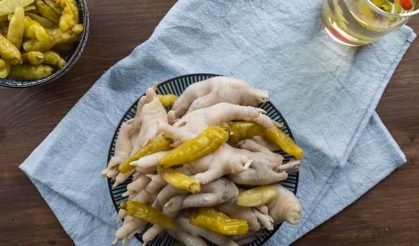 泡椒鸡爪怎么做才好吃呢(泡椒鸡爪怎么做才好吃)图6