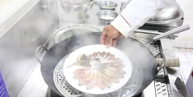 武昌鱼怎么做好吃？厨师长教你简易做法，入味又不腥简单又上档次