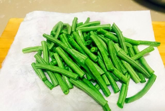 干煸豇豆怎么做(干煸长豇豆怎么做)图6
