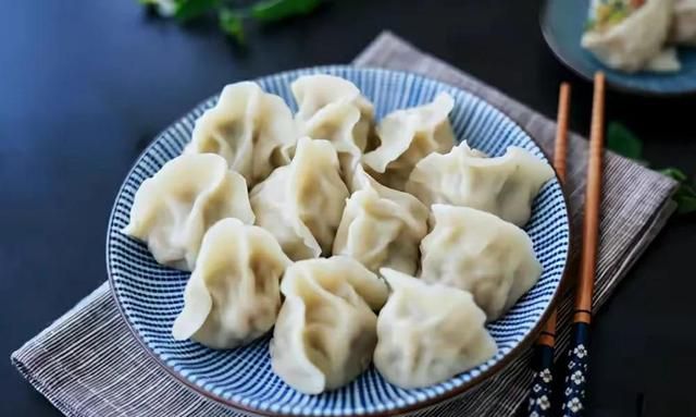 白菜肉馅水饺，要想不腥不柴不出水？掌握这3个诀窍，看完明白了