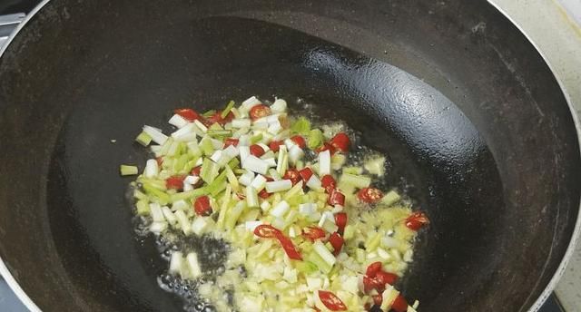 石城酸辣粉做法(石城酸辣粉做法)图1