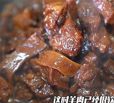 这道红焖羊肉，一上桌就被哄抢一空