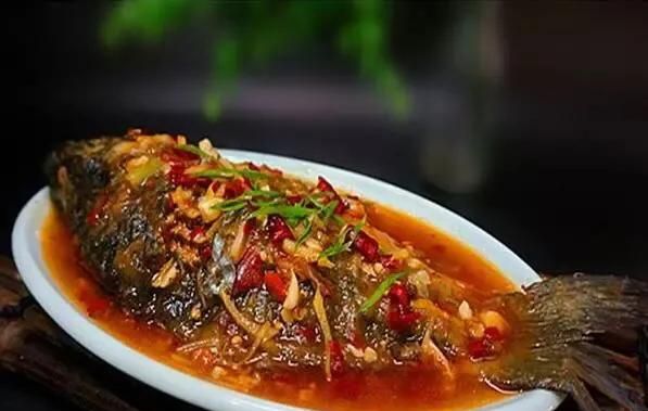 红烧鲤鱼怎么做(红烧鲤鱼怎么做好吃窍门)图13