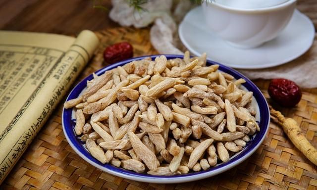 讲一味枸杞子，平补阴阳，竟有5大功效，你都知道吗？