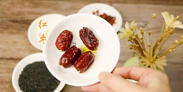 乌鸡汤如何煮(怎样煮乌鸡汤更营养)图8