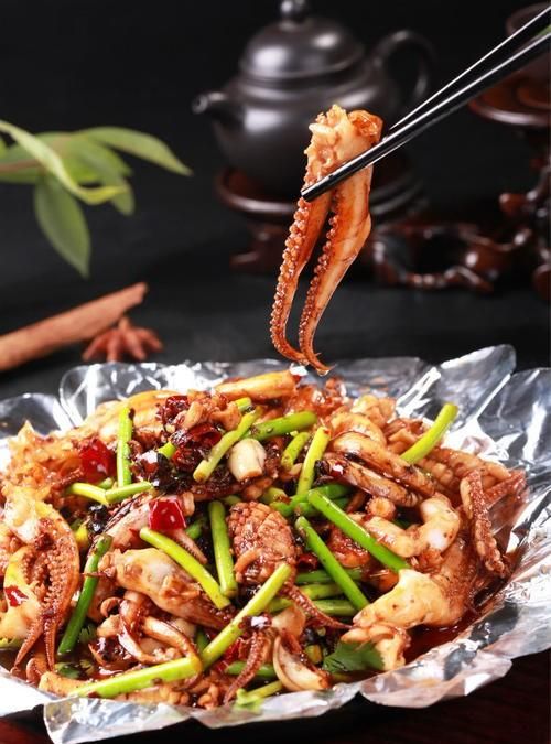 饭店的干煸鱿鱼丝怎么做好吃,鱿鱼爆炒好吃家常做法图5
