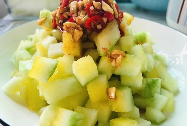 西瓜皮怎样炒好吃(西瓜皮怎么炒好吃家常)图5
