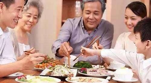 晚上吃什么最好,晚上吃什么最好最方便图1