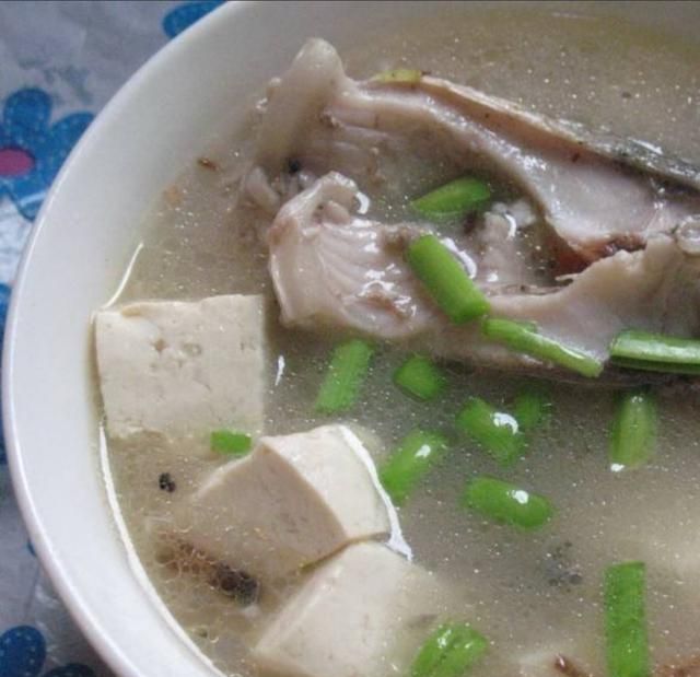 清炖鲤鱼汤怎么做,清炖鲤鱼汤怎么炖最好吃图1