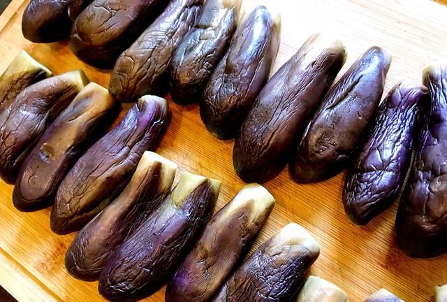 蒜茄子怎么做简单好吃(蒜茄子怎么做咸菜)图1
