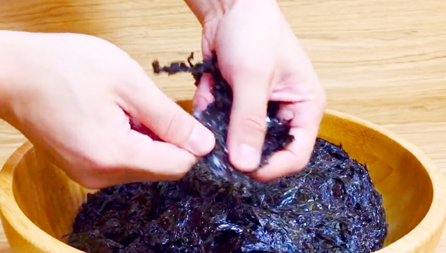 家庭自制海苔，5块钱的紫菜秒变50块的海苔，做法简单，脆的掉渣