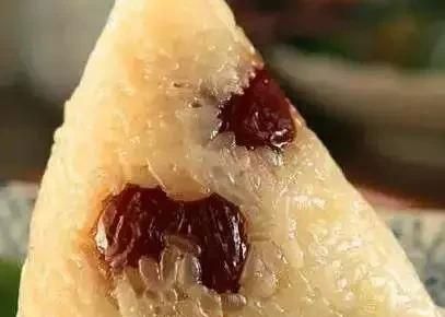 包粽子教程三角粽慢动作(芦苇叶包三角粽教程)图3