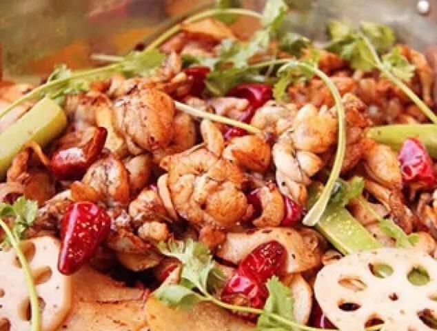 干锅牛蛙怎么样做好吃(干锅牛蛙怎么做好吃教程)图2