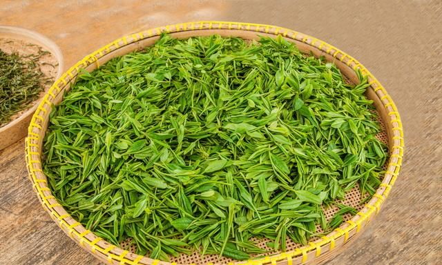 西湖龙井卖出天价？看看它的4个功效，一茶难求也正常